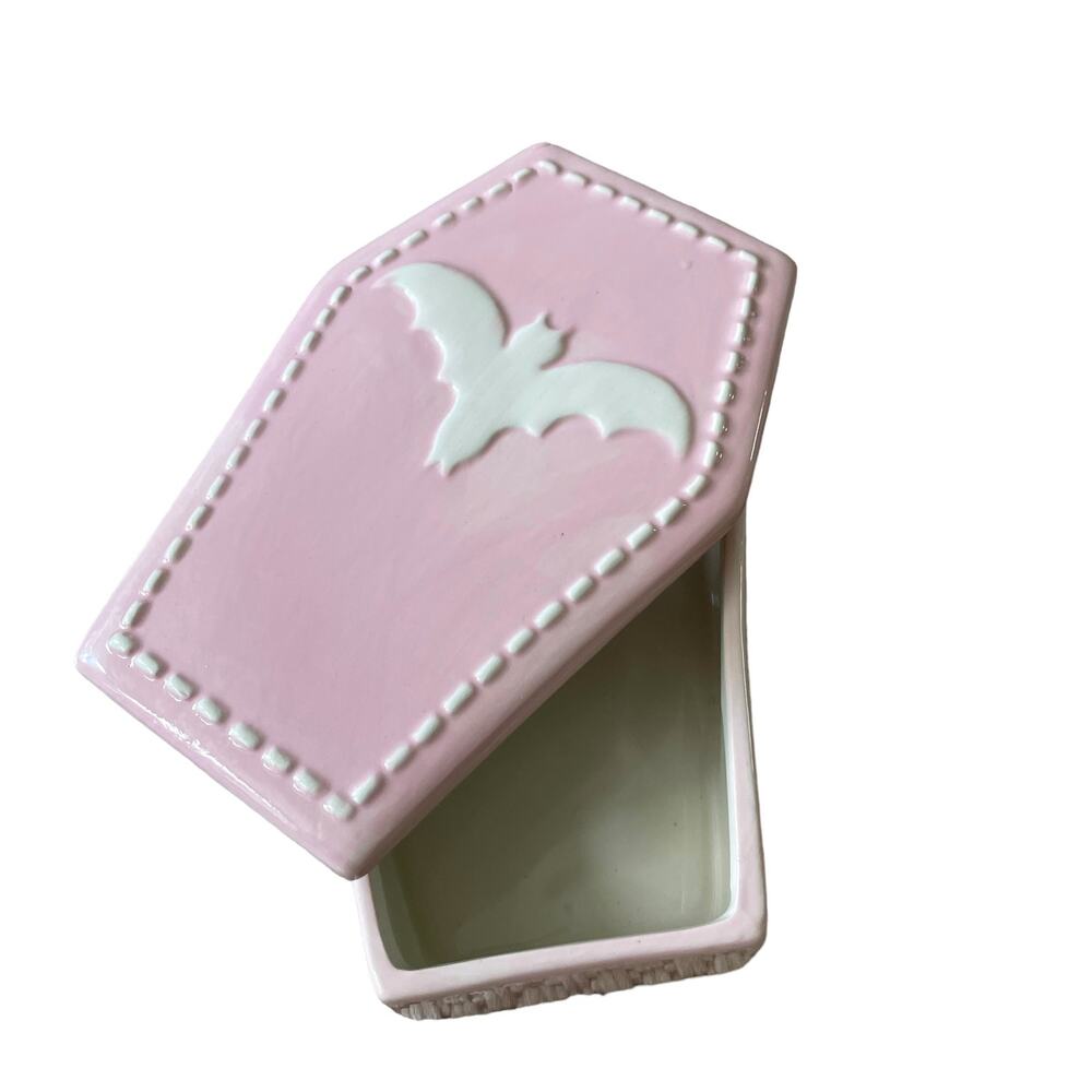 10 Strawberry Street Pink Halloween Bat Coffin Box With Lid 7x5 Ceramic New